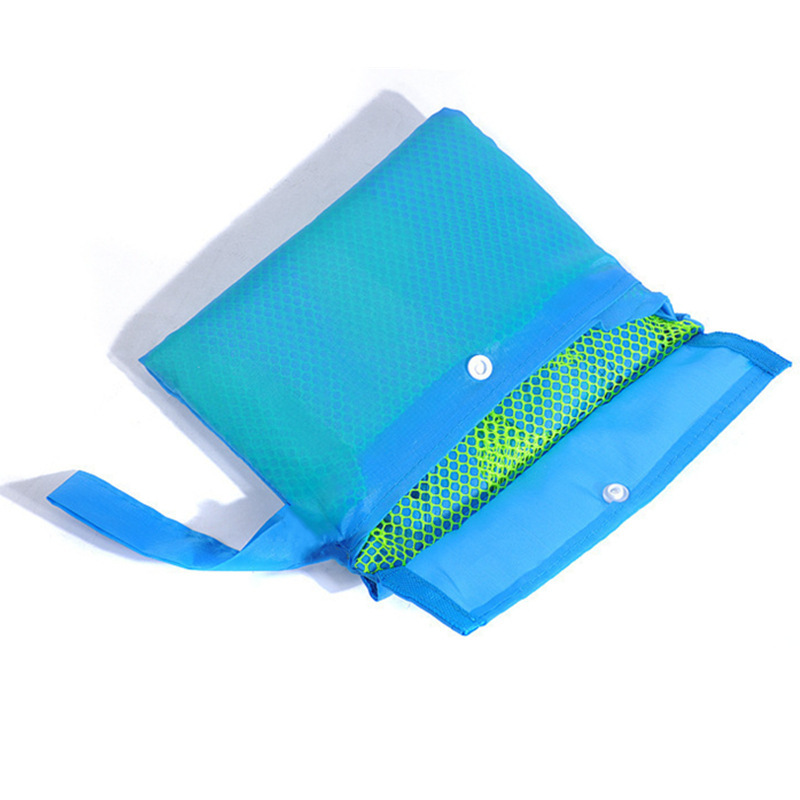 StrandFlex™ – Leichte & Waschbare Strandtasche mit Belüftungslöchern