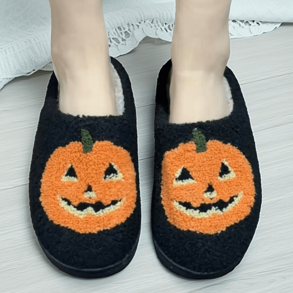 BooSteps™ – Flauschige Halloween Hausschuhe mit Gruselmotiv