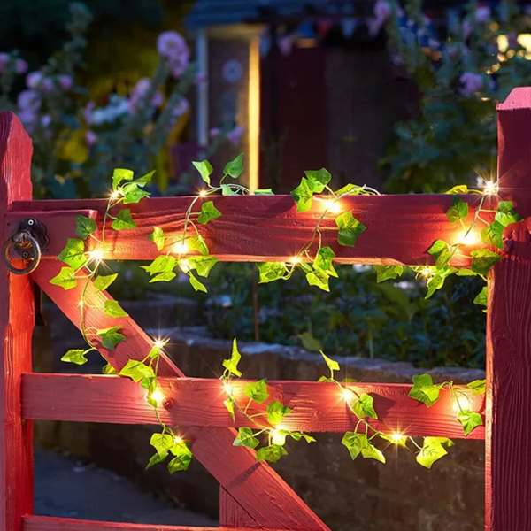 BlütenLicht™ – LED-Lichterkette mit Blumen & Blättern