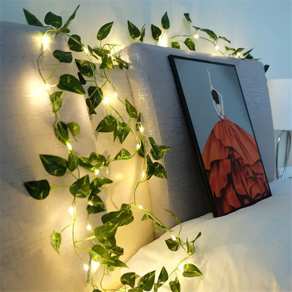 BlütenLicht™ – LED-Lichterkette mit Blumen & Blättern