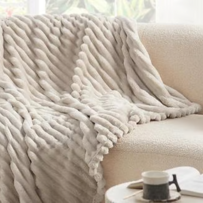 KuschelStreifen™ – Flauschige Flanelldecke für alle Jahreszeiten