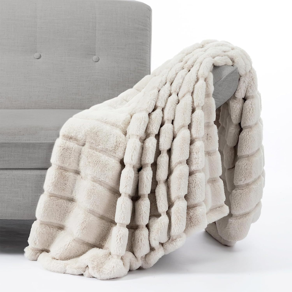 KuschelStreifen™ – Flauschige Flanelldecke für alle Jahreszeiten