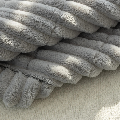 LazySnug™ - Atmungsaktive Flanell-Sofaschonerdecke mit Anti-Rutsch Funktion