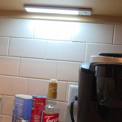 LumoSense™ – Intelligente Bewegungsmelder-Schrankleuchte