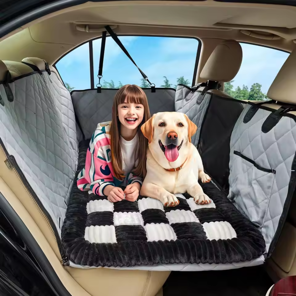 RideComfort™ - Kuschelige Karo-Auto-Sitzauflage & Hundebett mit Anti-Rutsch