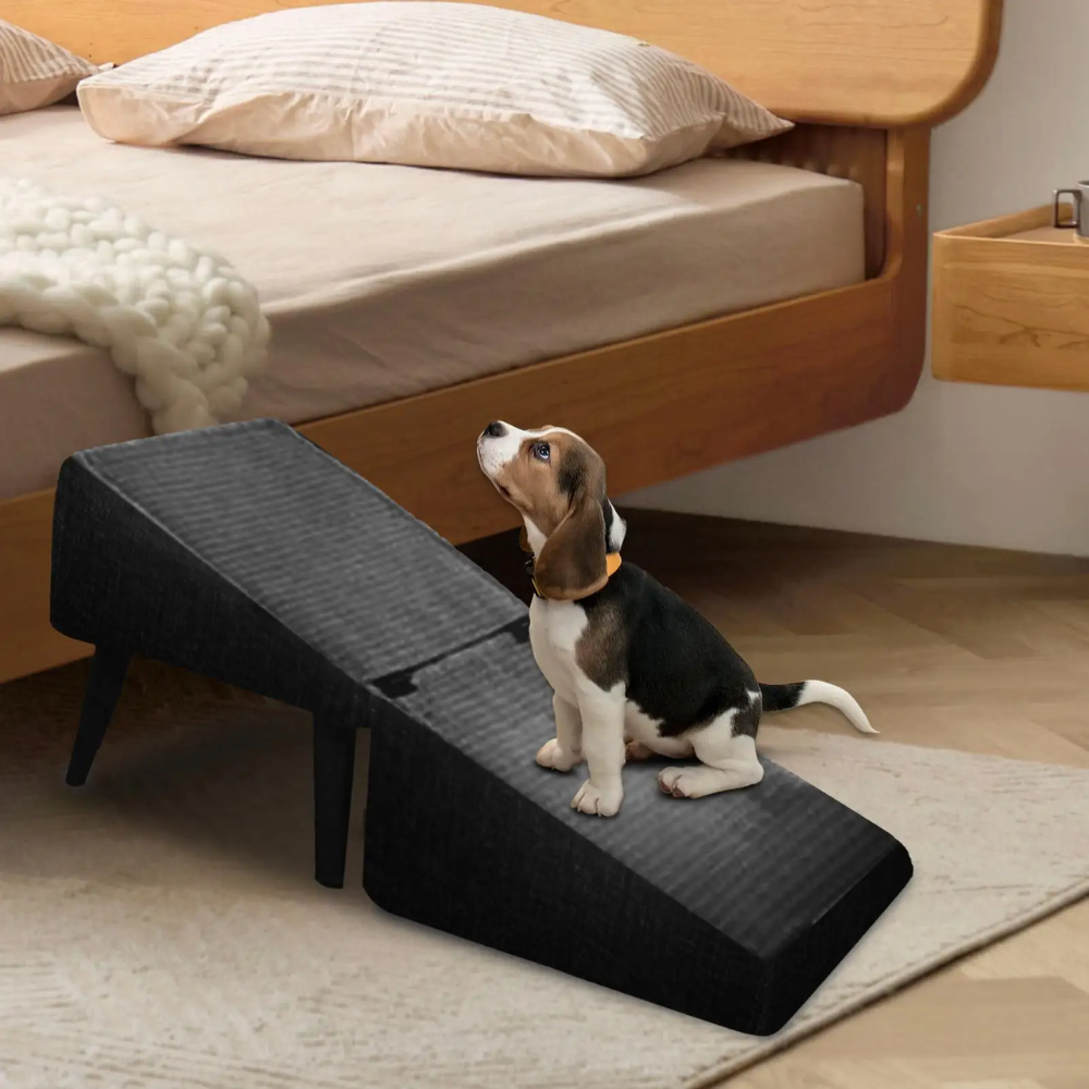 WoodyPaws™ 2-in-1 Hundetreppe auf Holz