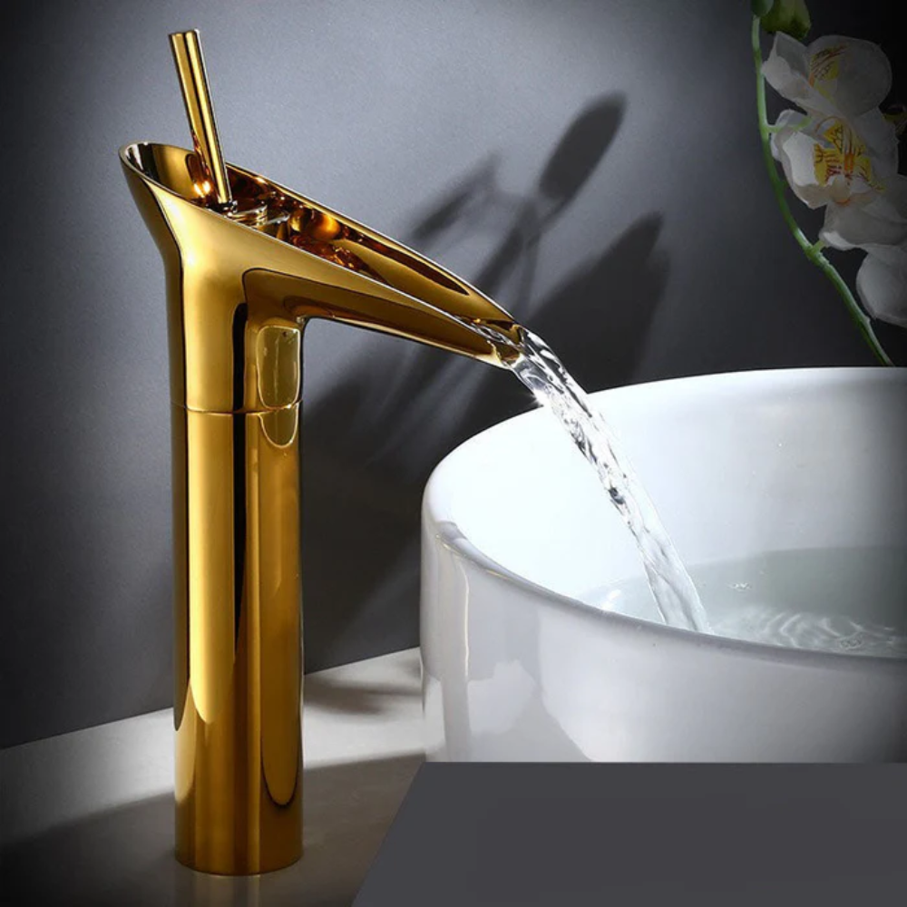 BronzeFlow™ – Antike Wasserfall Armatur fürs Waschbecken im Retro-Stil