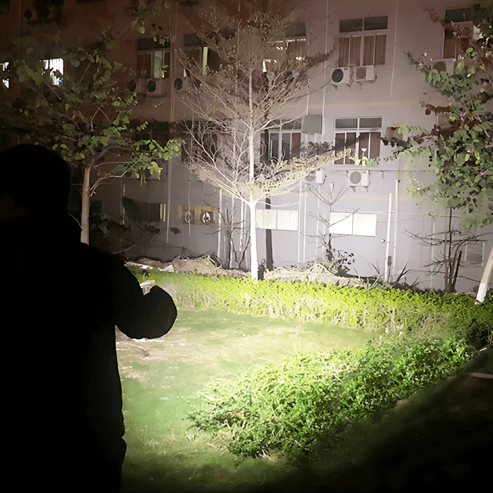 LuminoX™ – Superhelle Wasserdichte Taschenlampe